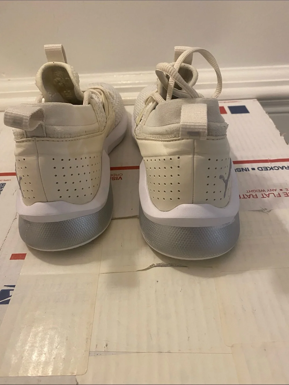 Puma size 7.5 Sneakers good condition